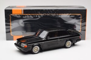 Volvo 240 Turbo Must Custom IXO 1:18 18CMC178 Metall - pilt 6/6