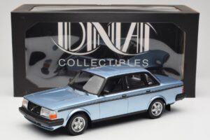 Volvo 244 Turbo Helesinine DNA 1:18 DNA000135 Metall - pilt 6/6