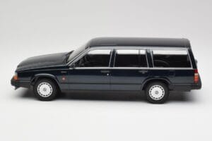 Volvo 740 GL Universaal Tumeleroheline Metallik Minichamps 1:18 155171771 Metall - pilt 3/6