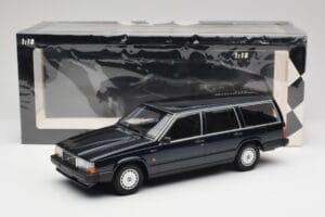 Volvo 740 GL Universaal Tumeleroheline Metallik Minichamps 1:18 155171771 Metall - pilt 6/6