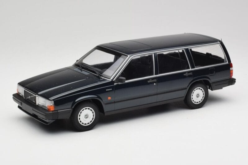 Volvo 740 GL Universaal Tumeleroheline Metallik Minichamps 1:18 155171771 Metall