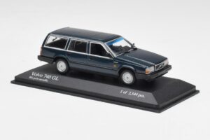 Volvo 740 GL Estate Sinirohelane Metallic Minichamps 1:43 943171713 Metall - pilt 3/4