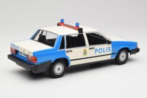 Volvo 740 GL Rootsi Politsei Minichamps 1:18 155171791 Metall - pilt 2/6