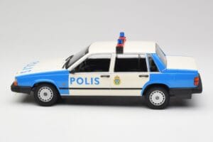 Volvo 740 GL Rootsi Politsei Minichamps 1:18 155171791 Metall - pilt 3/6