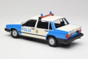 Volvo 740 GL Rootsi Politsei Minichamps 1:18 155171791 Metall - pilt 5/6