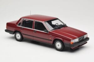 Volvo 740 GL Punane Minichamps 1:18 155171704 Metall - pilt 4/6