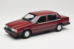 Volvo 740 GL Punane Minichamps 1:18 155171704 Metall