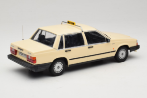 Volvo 740 GL Takso Saksamaa Minichamps 1:18 155171792 Metall - pilt 2/6