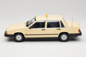 Volvo 740 GL Takso Saksamaa Minichamps 1:18 155171792 Metall - pilt 3/6