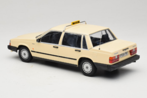 Volvo 740 GL Takso Saksamaa Minichamps 1:18 155171792 Metall - pilt 5/6