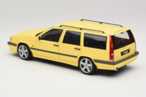 Volvo 850 T-5R Universaal Cream Yellow AUTOart 1:18 79506 Metall - pilt 7/8