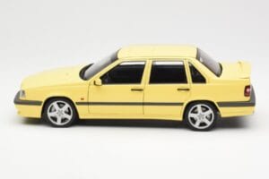Volvo 850 T-5R Kollane AUTOart 1:18 79501 Metall - pilt 4/8