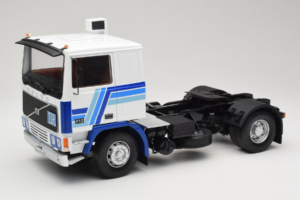 Volvo F12 Sinine Valge Road Kings 1:18 RK180033 Metall