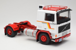 Volvo F12 Valge Punane Road Kings 1:18 RK180031 Metall - pilt 6/8