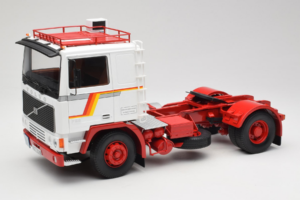 Volvo F12 Valge Punane Road Kings 1:18 RK180031 Metall