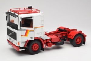 Volvo F12 Valge Punane Road Kings 1:18 RK180031 Metall - pilt 2/8