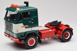 Volvo F88 Bilspedition Roheline Valge MCG 1:18 MCG18139 Metall