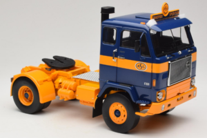 Volvo F88 Tumesinine Kollane MCG 1:18 MCG18140 Metall - pilt 6/8