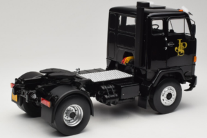 Volvo F88 John Player Special Black MCG 1:18 MCG18217 Metall - pilt 3/8