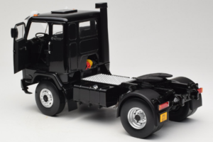Volvo F88 John Player Special Black MCG 1:18 MCG18217 Metall - pilt 5/8