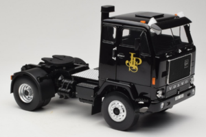 Volvo F88 John Player Special Black MCG 1:18 MCG18217 Metall - pilt 6/8