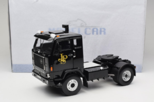 Volvo F88 John Player Special Black MCG 1:18 MCG18217 Metall - pilt 8/8