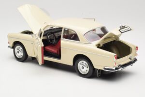 Volvo P121 Amazon Valge Revell 1:18 08866 Metall - pilt 5/8