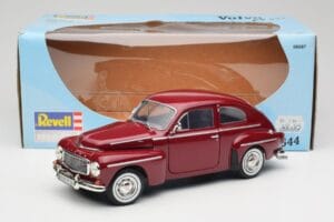 Volvo PV544 Cherry Red Revell 1:18 08887 Metall - pilt 8/8