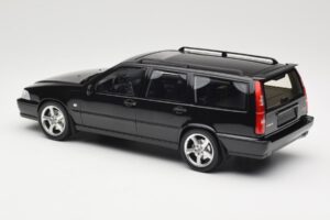 Volvo V70 R P80 Must DNA 1:18 DNA000232 Metall - pilt 5/6