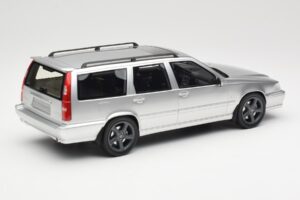 Volvo V70 R P80 Hõbedane DNA 1:18 DNA000155 Metall - pilt 2/6