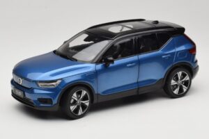 Volvo XC40 Recharge Sinine Metallik Paudi Model 1:18 2562373 Metall