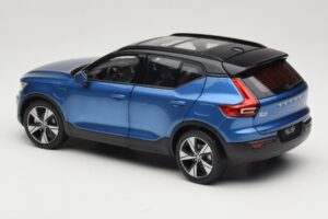 Volvo XC40 Recharge Sinine Metallik Paudi Model 1:18 2562373 Metall - pilt 7/8