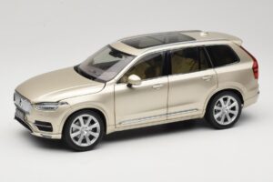 Volvo XC90 Luminous Sand Yellow Paudi Model 1:18 9430841 Metall