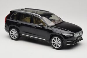 Volvo XC90 Onyx Black Paudi Model 1:18 9430842 Metall - pilt 6/8