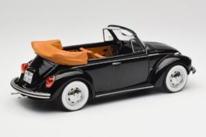 Volkswagen Beetle 1303 Kabriolett Must Norev 1:18 188533 Metall - pilt 2/6