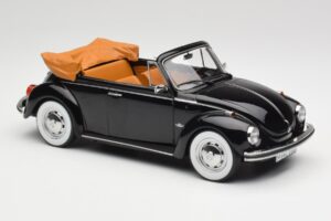 Volkswagen Beetle 1303 Kabriolett Must Norev 1:18 188533 Metall - pilt 4/6