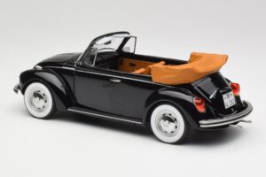 Volkswagen Beetle 1303 Kabriolett Must Norev 1:18 188533 Metall - pilt 5/6