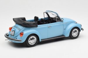 Volkswagen Beetle 1303 Kabriolett Helesinine Norev 1:18 188531 Metall - pilt 2/6