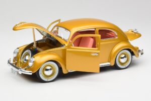 Volkswagen Beetle Kuldne Bburago 1:18 3361 Metall - pilt 2/8
