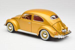 Volkswagen Beetle Kuldne Bburago 1:18 3361 Metall - pilt 7/8