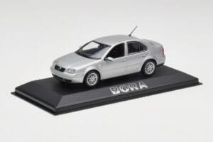 Volkswagen Bora Reflex Hõbe Minichamps 1:43 81982223S Metall - pilt 2/4