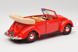 Volkswagen Kabriolett Ruby Punane Maisto 1:18 32826 Metall - pilt 3/8