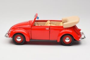 Volkswagen Kabriolett Ruby Punane Maisto 1:18 32826 Metall - pilt 4/8