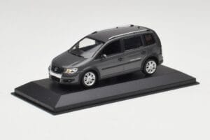 Volkswagen Cross Touran Platinum Hall Minichamps 1:43 400056170 Metall - pilt 2/4