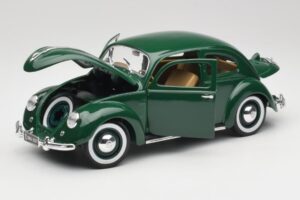 Volkswagen Export Sedan Beryl Roheline Maisto 1:18 31820 Metall - pilt 2/8
