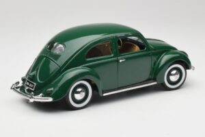 Volkswagen Export Sedan Beryl Roheline Maisto 1:18 31820 Metall - pilt 3/8