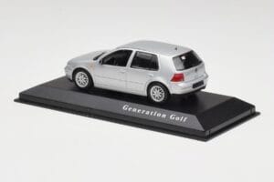 Volkswagen Golf Mk4 Reflex Hõbe Minichamps 1:43 4527111022 Metall - pilt 3/4