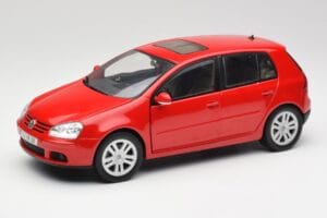 Volkswagen Golf Mk5 4-Door Tornado Punane Bburago 1:18 GOLF001 Metall