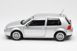 Volkswagen Golf Mk5 GTI Hõbedane Norev 1:18 188570 Metall - pilt 4/8