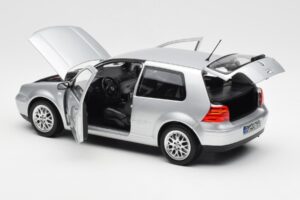 Volkswagen Golf Mk5 GTI Hõbedane Norev 1:18 188570 Metall - pilt 5/8